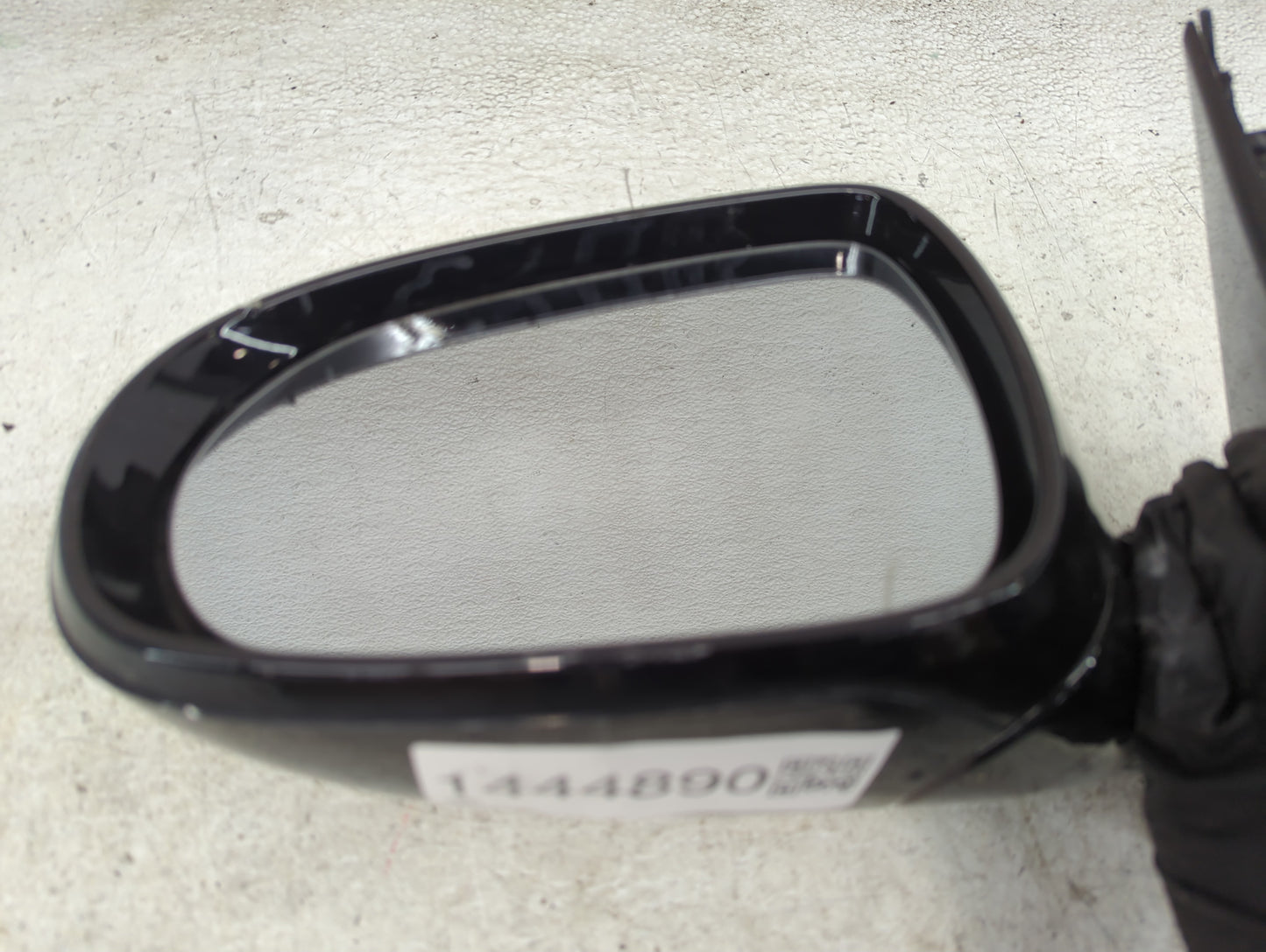 2016-2020 Kia Sorento Driver Side View Mirror - Left Door Mirror OEM Used - Oemusedautoparts1.com