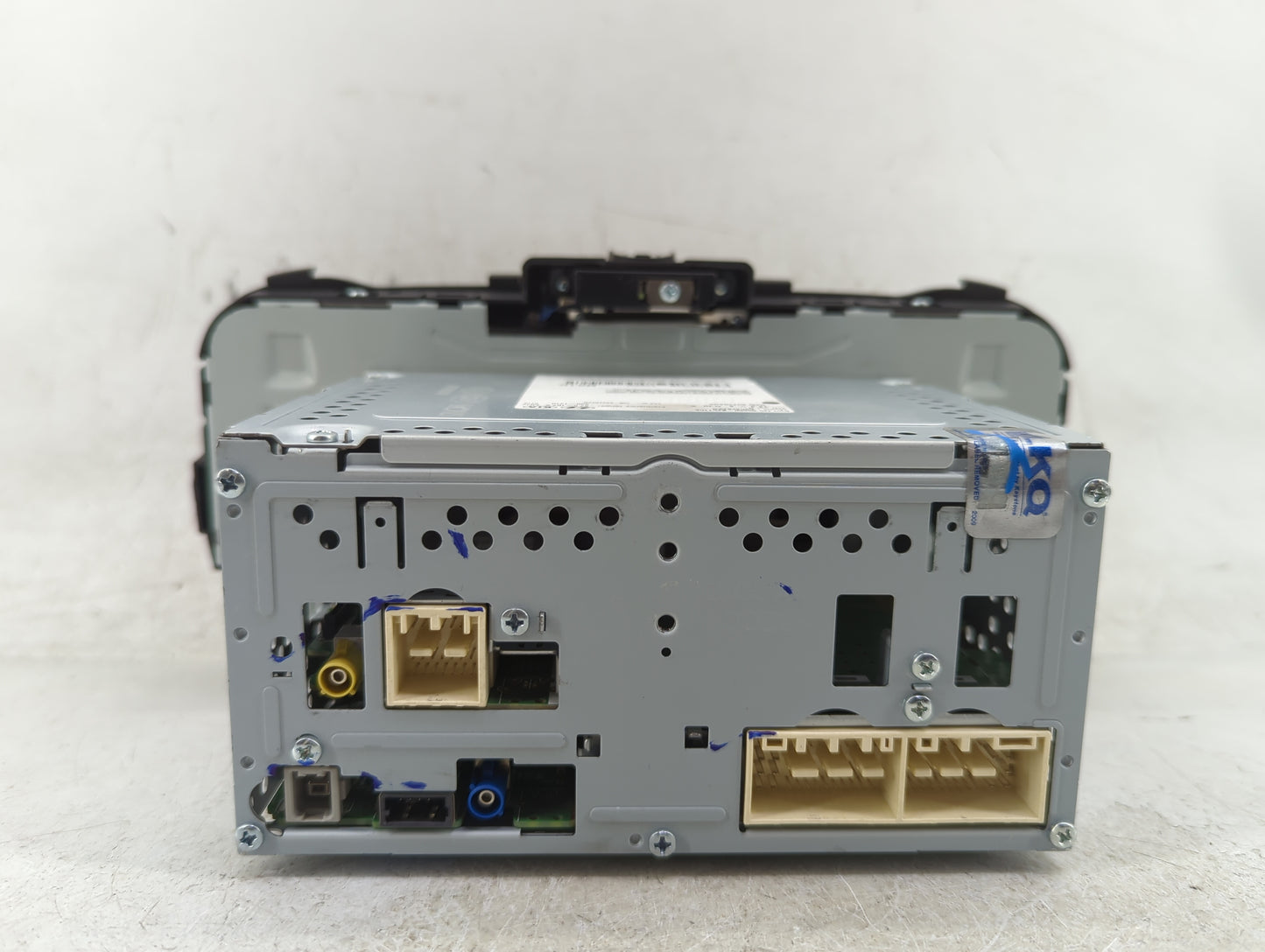 2018-2019 Kia Soul Radio AM FM Cd Player Receiver Replacement P/N:96560-B2511CA Fits Fits 2018 2019 OEM Used Auto Parts - Oe