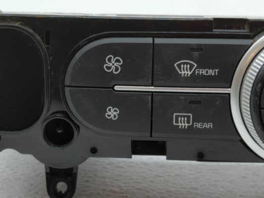 2017-2019 Kia Soul Climate Control Module Temperature AC/Heater Replacement P/N:97250-B2DQ1CA 97250-B2GQ1CA Fits OEM Used Auto Parts