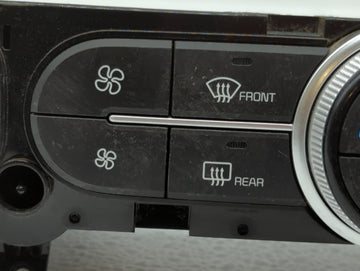 2017-2019 Kia Soul Climate Control Module Temperature AC/Heater Replacement P/N:97250-B2DQ1CA 97250-B2GQ1CA Fits OEM Used Auto Parts