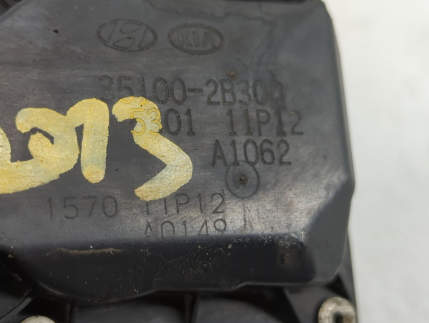 2012-2019 Kia Soul Throttle Body P/N:35100-2B300 Fits Fits 2012 2013 2014 2015 2016 2017 2018 2019 OEM Used Auto Parts - Oem