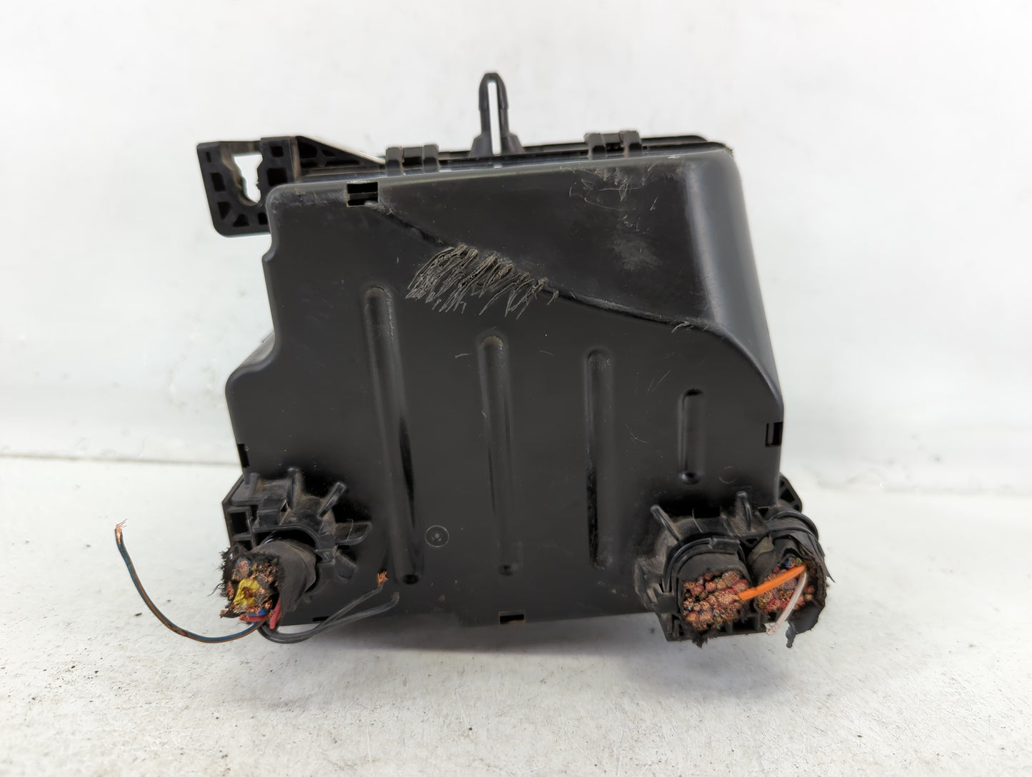 2017-2019 Kia Soul Fusebox Fuse Box Panel Relay Module P/N:91302B2060 Fits Fits 2017 2018 2019 OEM Used Auto Parts - Oemused