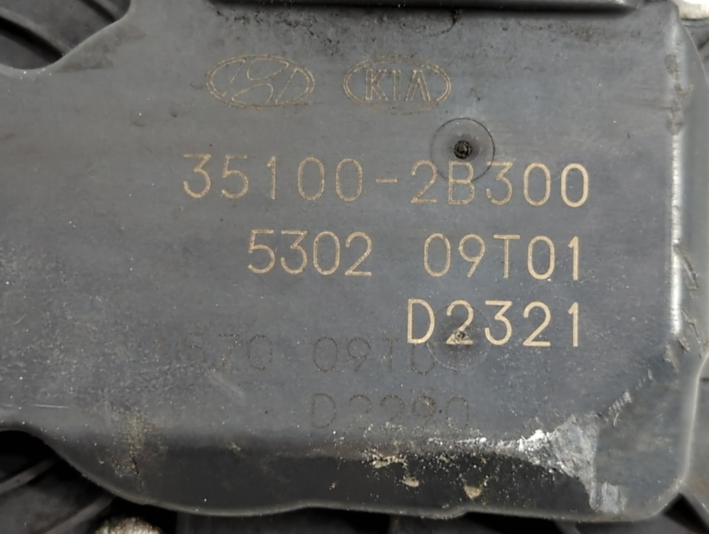 2012-2019 Kia Soul Throttle Body P/N:5302 09T01 35100-2B300 Fits Fits 2012 2013 2014 2015 2016 2017 2018 2019 OEM Used Auto