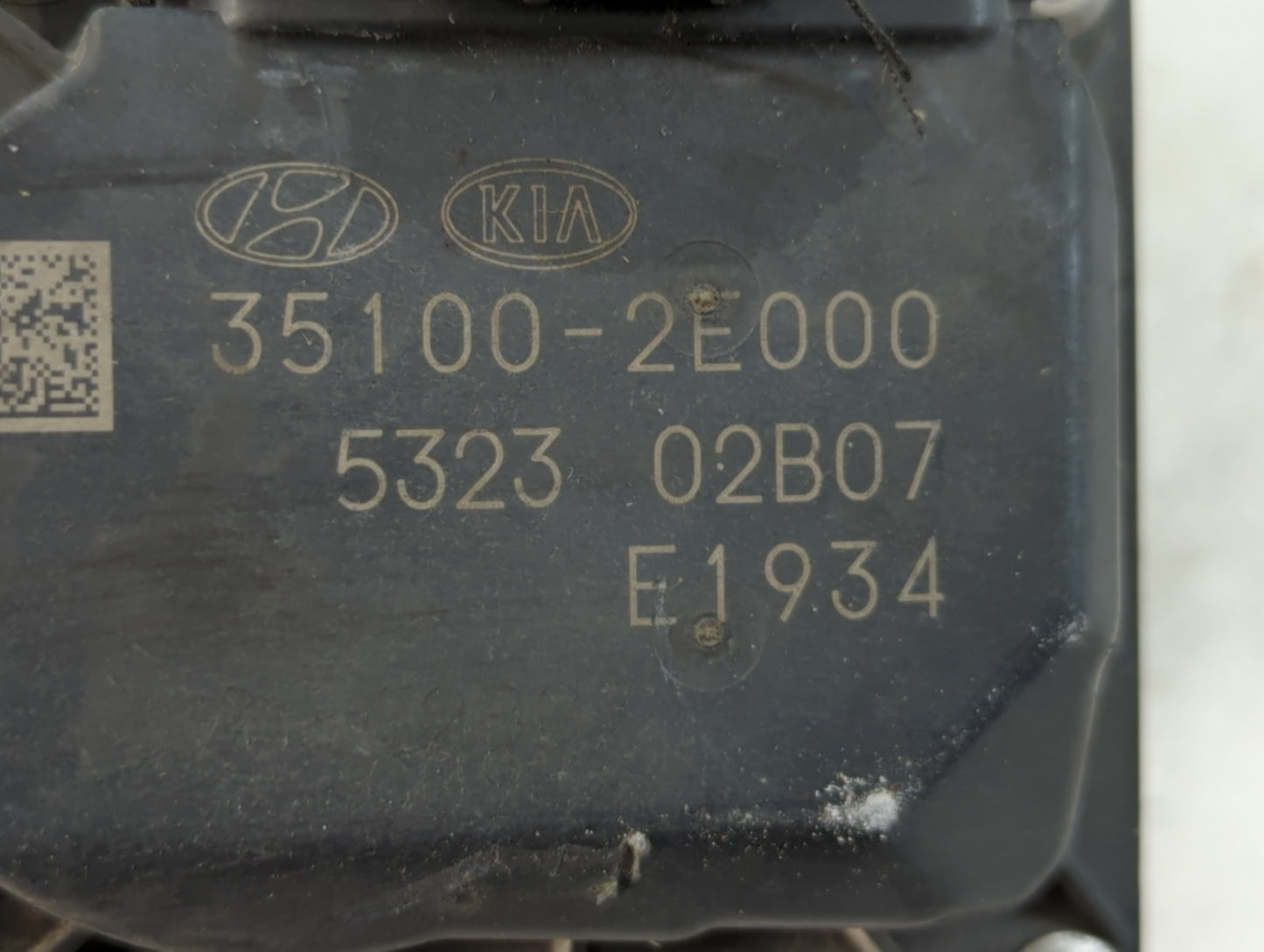 2014-2019 Kia Soul Throttle Body P/N:35100-2E000 Fits Fits 2011 2012 2013 2014 2015 2016 2017 2018 2019 2020 2021 OEM Used A