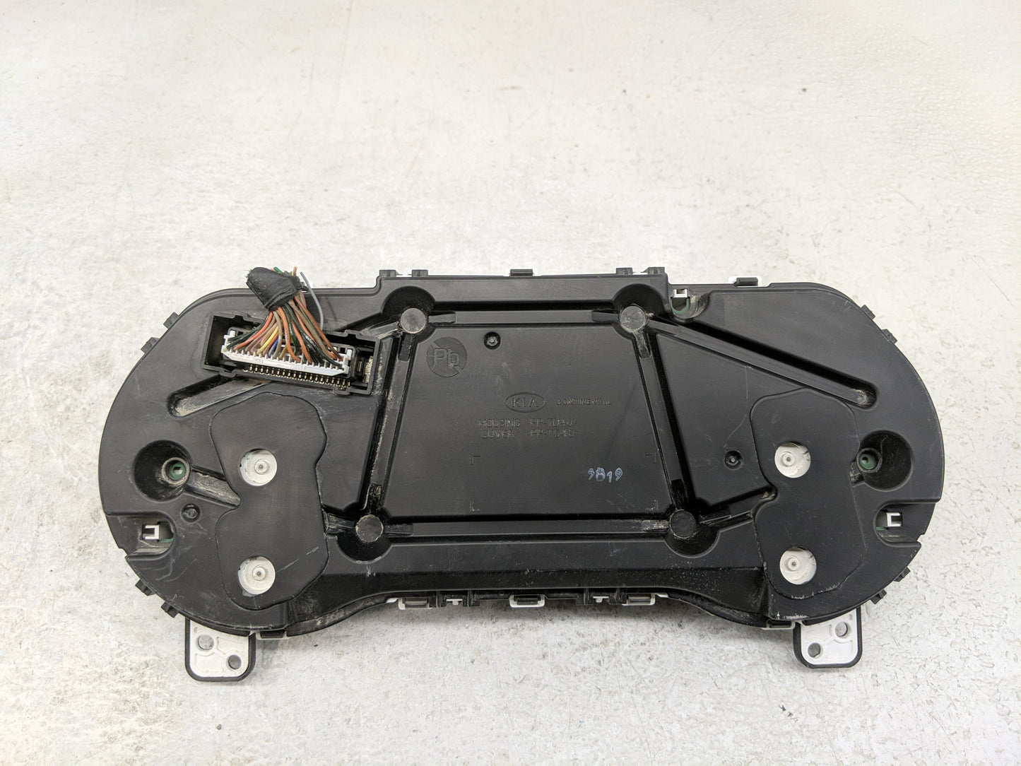 2018-2019 Kia Sportage Instrument Cluster Speedometer Gauges P/N:94021-D9180 Fits Fits 2018 2019 OEM Used Auto Parts - Oemus