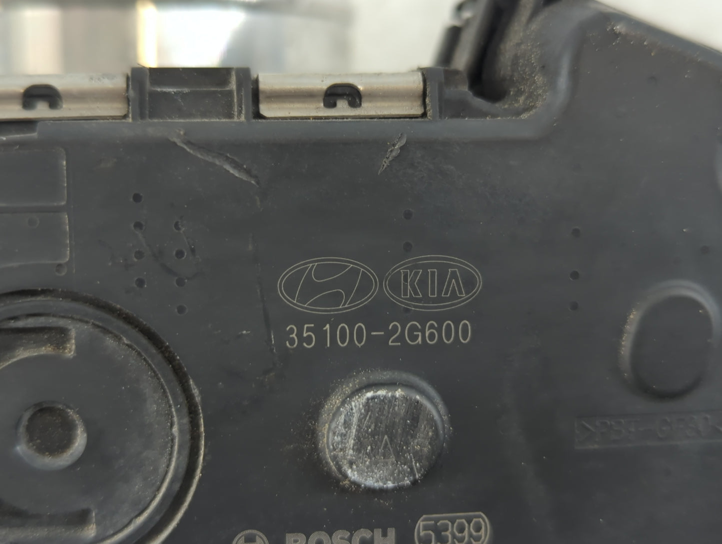 2017-2021 Kia Sportage Throttle Body P/N:35100-2G600 Fits Fits 2015 2016 2017 2018 2019 2020 2021 OEM Used Auto Parts - Oemu