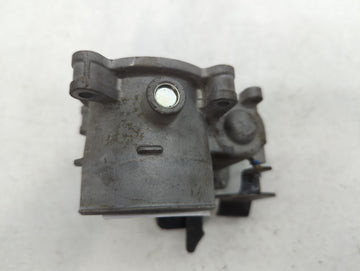 2018-2022 Mazda Cx-5 Throttle Body P/N:2070K4238 Fits Fits 2018 2019 2020 2021 2022 OEM Used Auto Parts