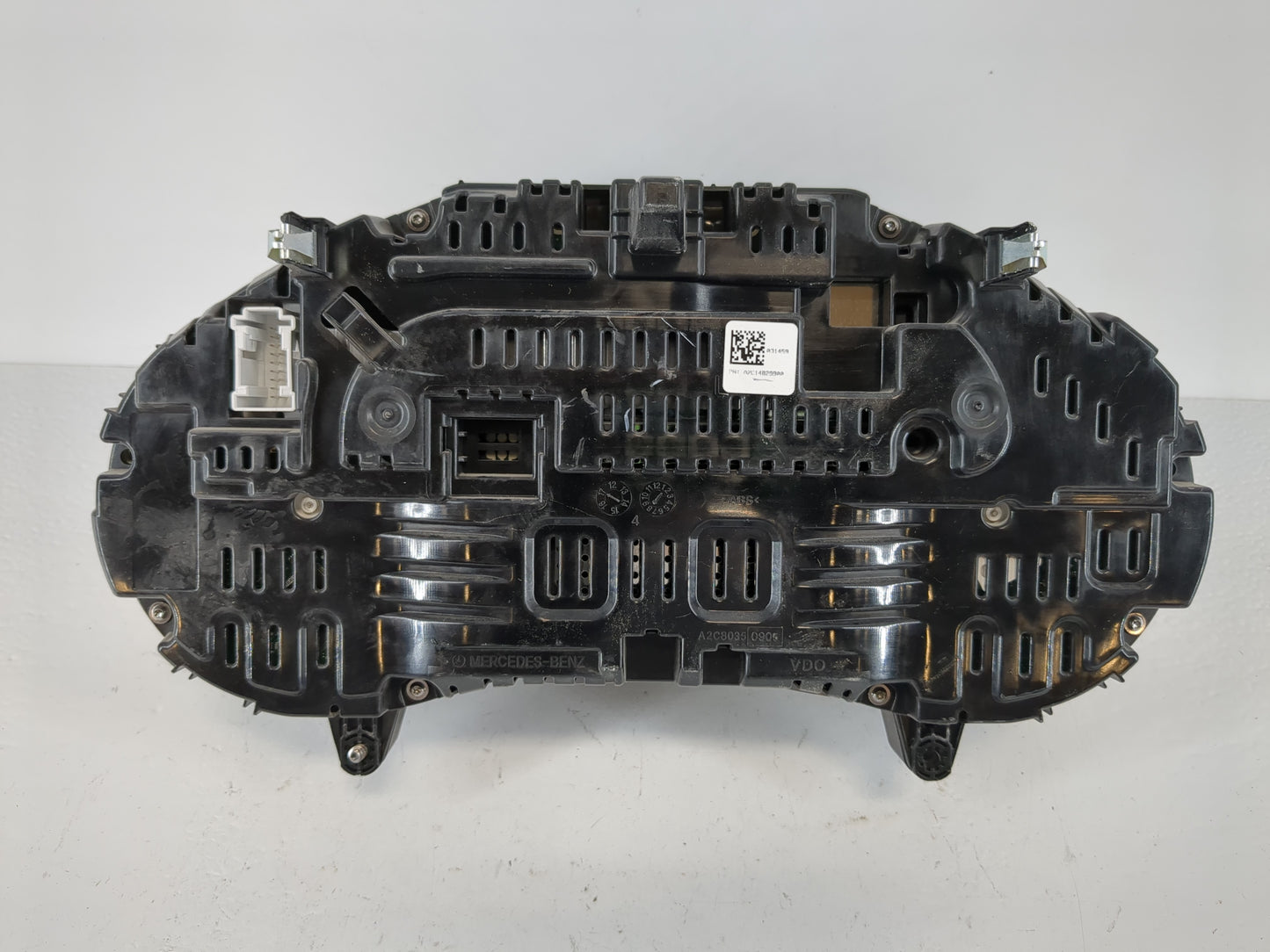 2018 Mercedes-Benz C300 Instrument Cluster Speedometer Gauges P/N:A 205 900 74 33 Fits Fits 2017 OEM Used Auto Parts - Oemus