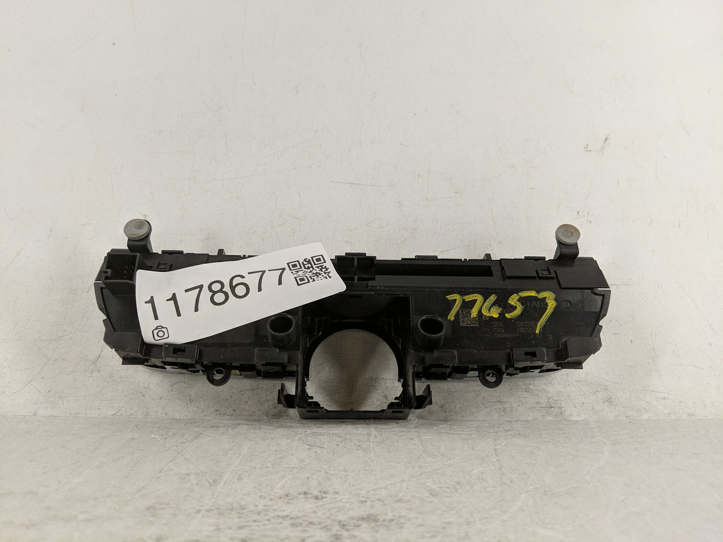 2018 Mercedes-Benz C300 Radio AM FM Cd Player Receiver Replacement Fits Fits 2019 OEM Used Auto Parts - Oemusedautoparts1.co