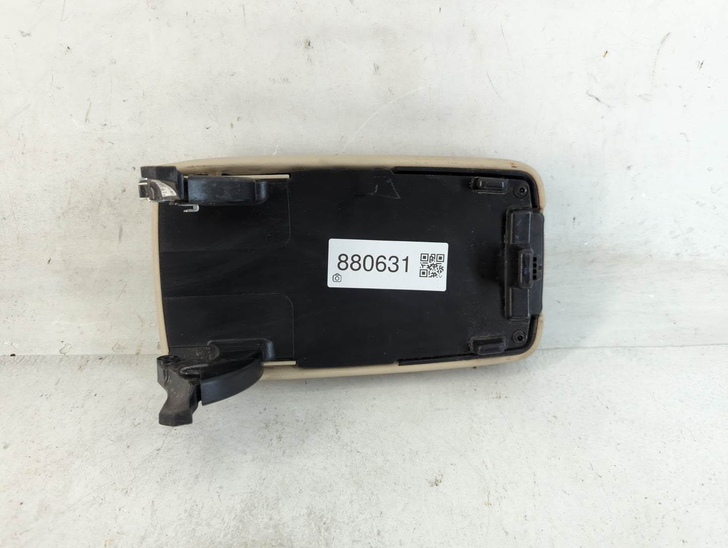 2018 Mercedes-Benz Cla250 Center Console Armrest Cover Lid Fits OEM Used Auto Parts - Oemusedautoparts1.com