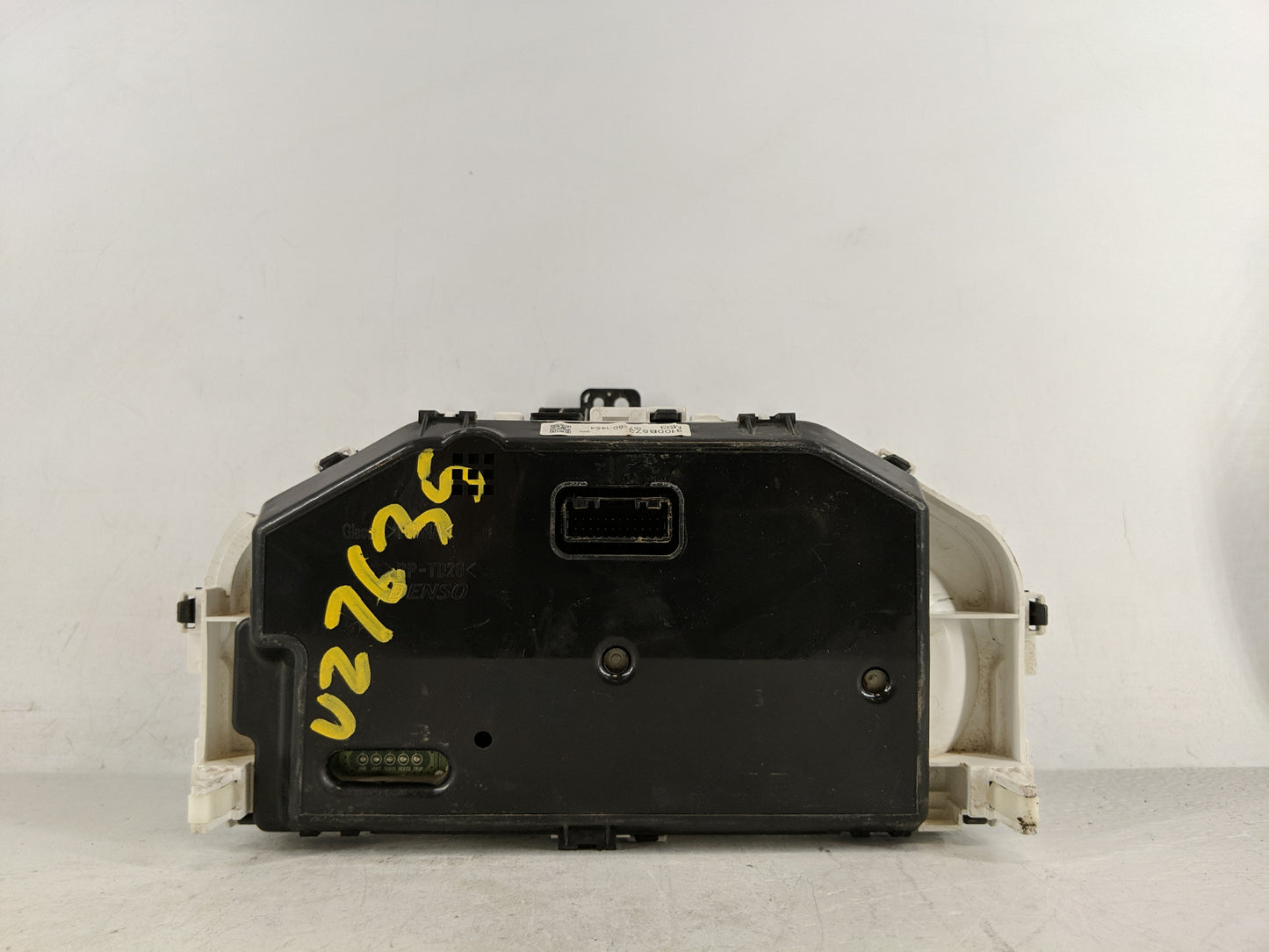 2014 Mitsubishi Mirage Instrument Cluster Speedometer Gauges P/N:8100B573 157560-1454 Fits OEM Used Auto Parts - Oemusedauto