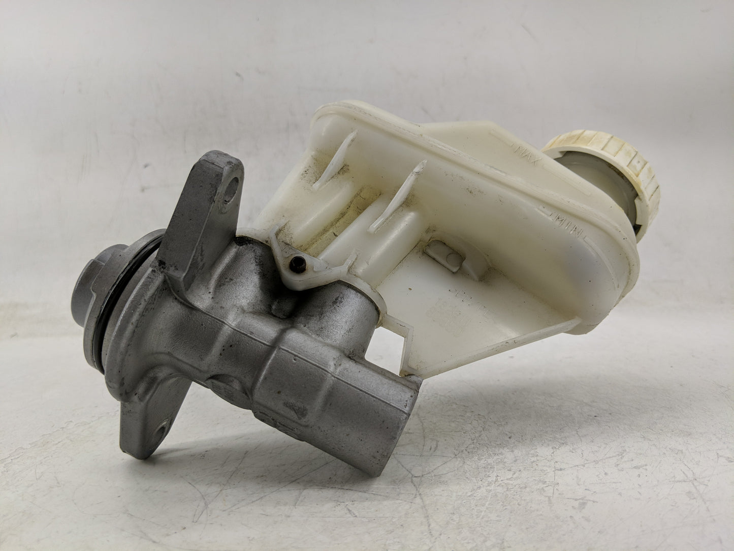 2014-2014 Mitsubishi Mirage Brake Master Cylinder - Oemusedautoparts1.com