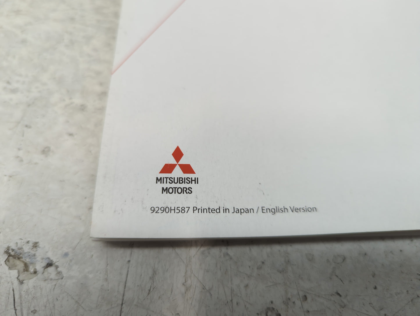2018 Mitsubishi Outlander Owners Manual Book Guide P/N:9290H587 OEM Used Auto Parts - Oemusedautoparts1.com