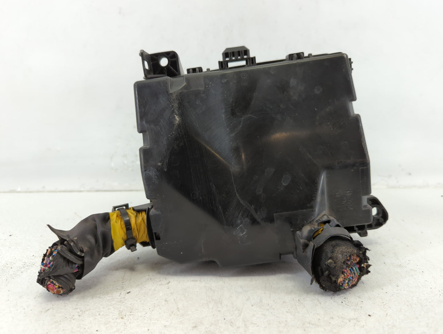 2014-2016 Mitsubishi Outlander Fusebox Fuse Box Panel Relay Module P/N:>PP-TD10< 3605NA Fits Fits 2014 2015 2016 OEM Used Au