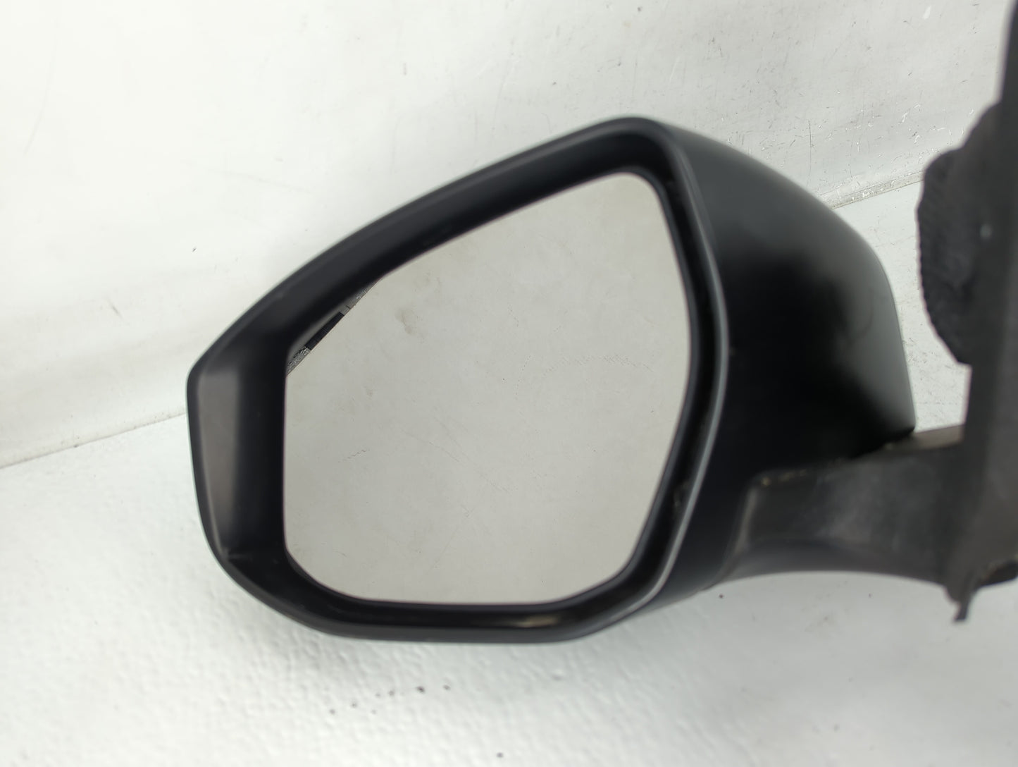 2013-2018 Nissan Altima Driver Side View Mirror - Left Door Mirror OEM Used - Oemusedautoparts1.com