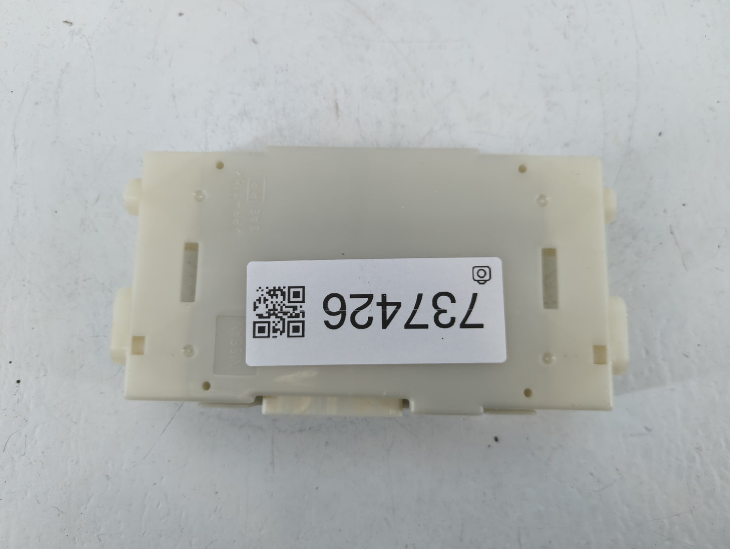 2018-2018 Nissan Altima Chassis Control Module Ccm Bcm Body Control - Oemusedautoparts1.com