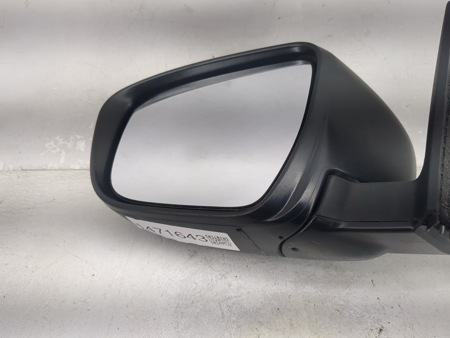 2016-2020 Nissan Rogue Driver Side View Mirror - Left Door Mirror OEM Used - Oemusedautoparts1.com