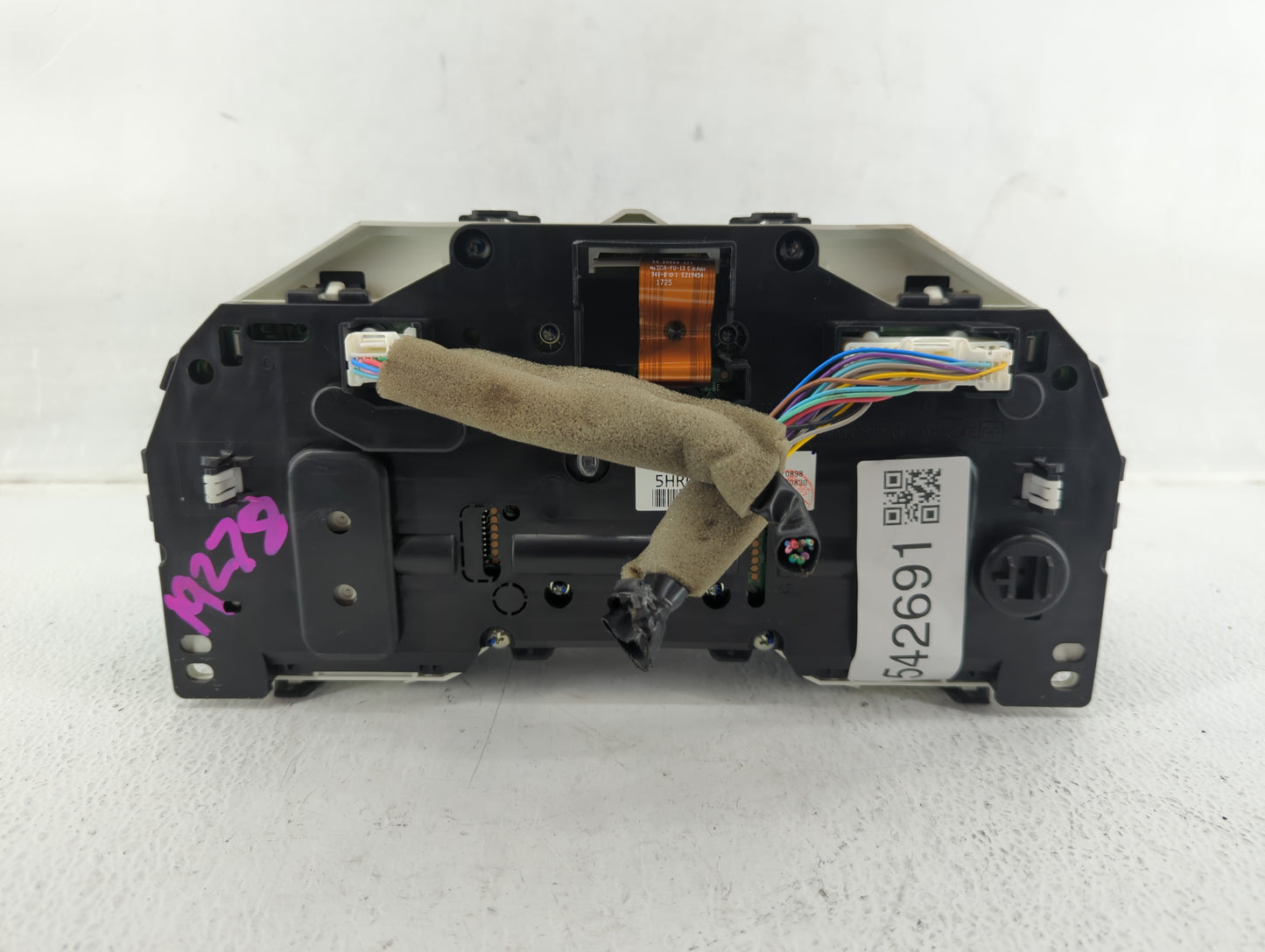 2018 Nissan Rogue Instrument Cluster Speedometer Gauges P/N:5HR0A\CWLM Fits OEM Used Auto Parts - Oemusedautoparts1.com