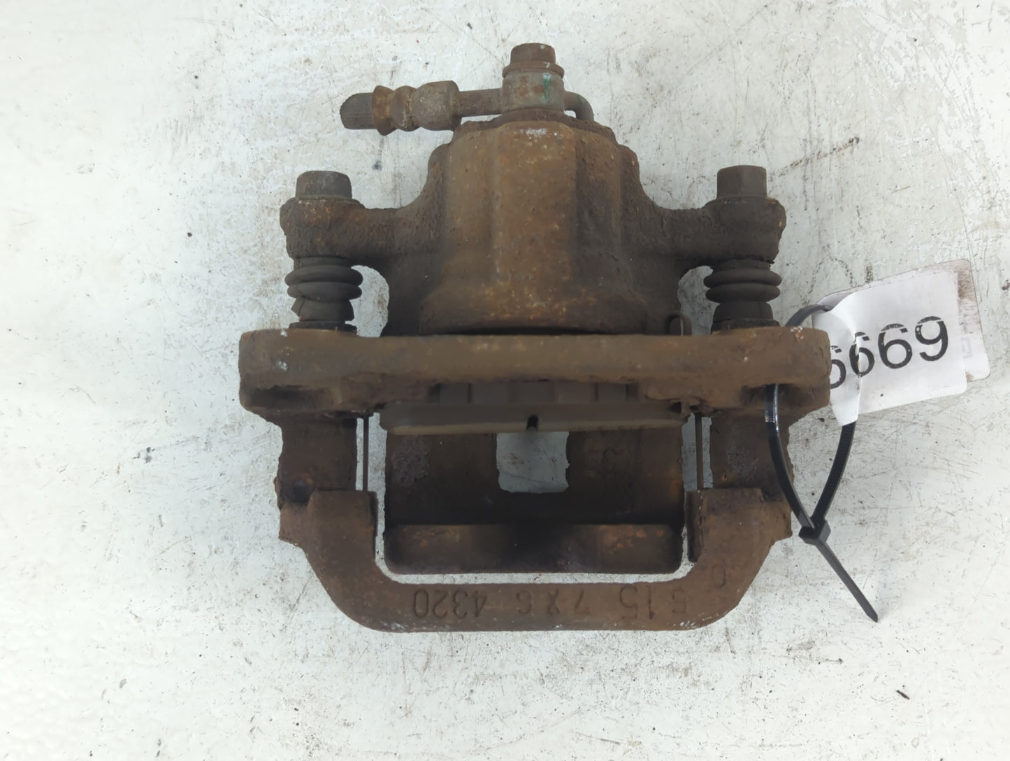 2016-2019 Nissan Rogue Front Passenger Right Brake Caliper 699903 - Oemusedautoparts1.com