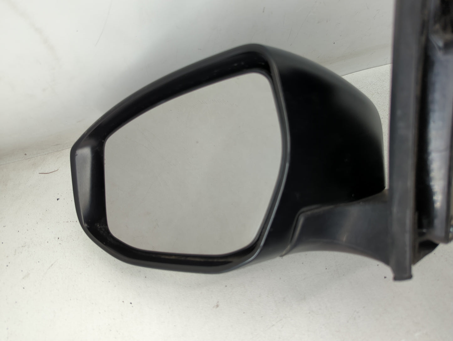 2016-2019 Nissan Sentra Driver Side View Mirror - Left Door Mirror OEM Used - Oemusedautoparts1.com