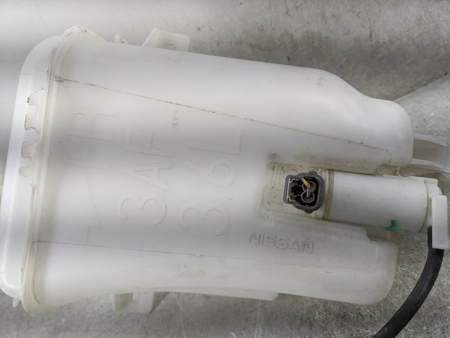 2012-2019 Nissan Versa Windshield Washer Fluid Reservoir Bottle Oem 1476978 - Oemusedautoparts1.com