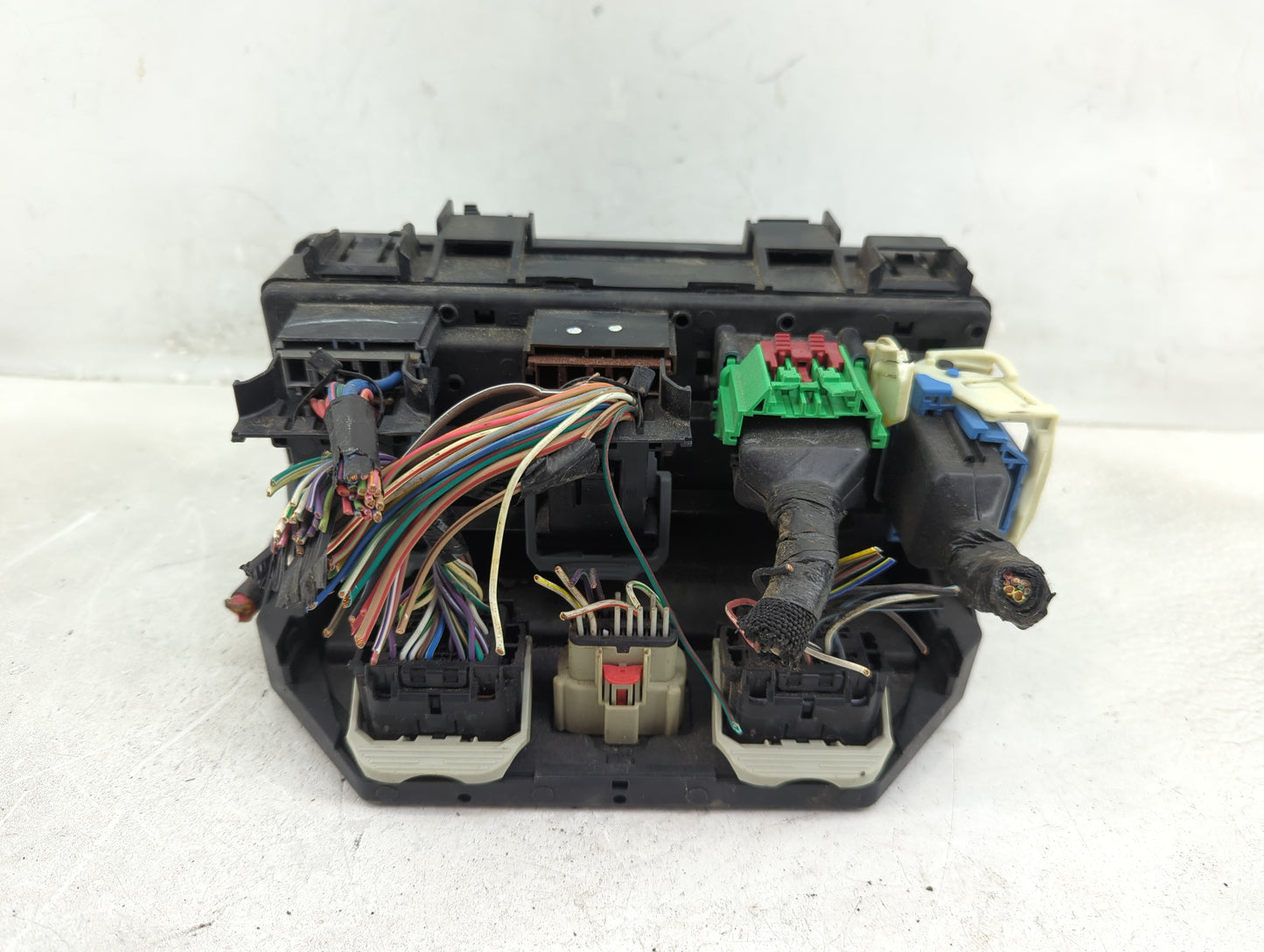 2018 Ram 1500 Fusebox Fuse Box Panel Relay Module P/N:04692143AA 04692139AA, 68083380AA, R62337-001 Fits OEM Used Auto Parts