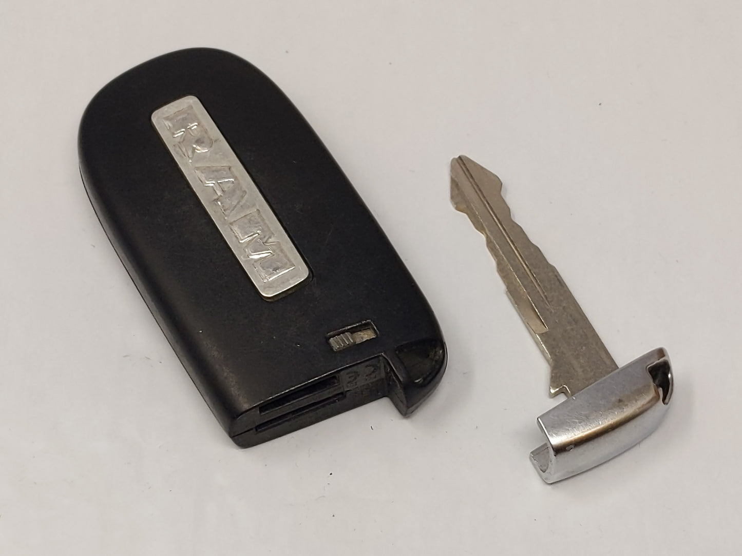 Ram 1500 Keyless Entry Remote Fob Gq4-54t 56046956af 4 Buttons - Oemusedautoparts1.com