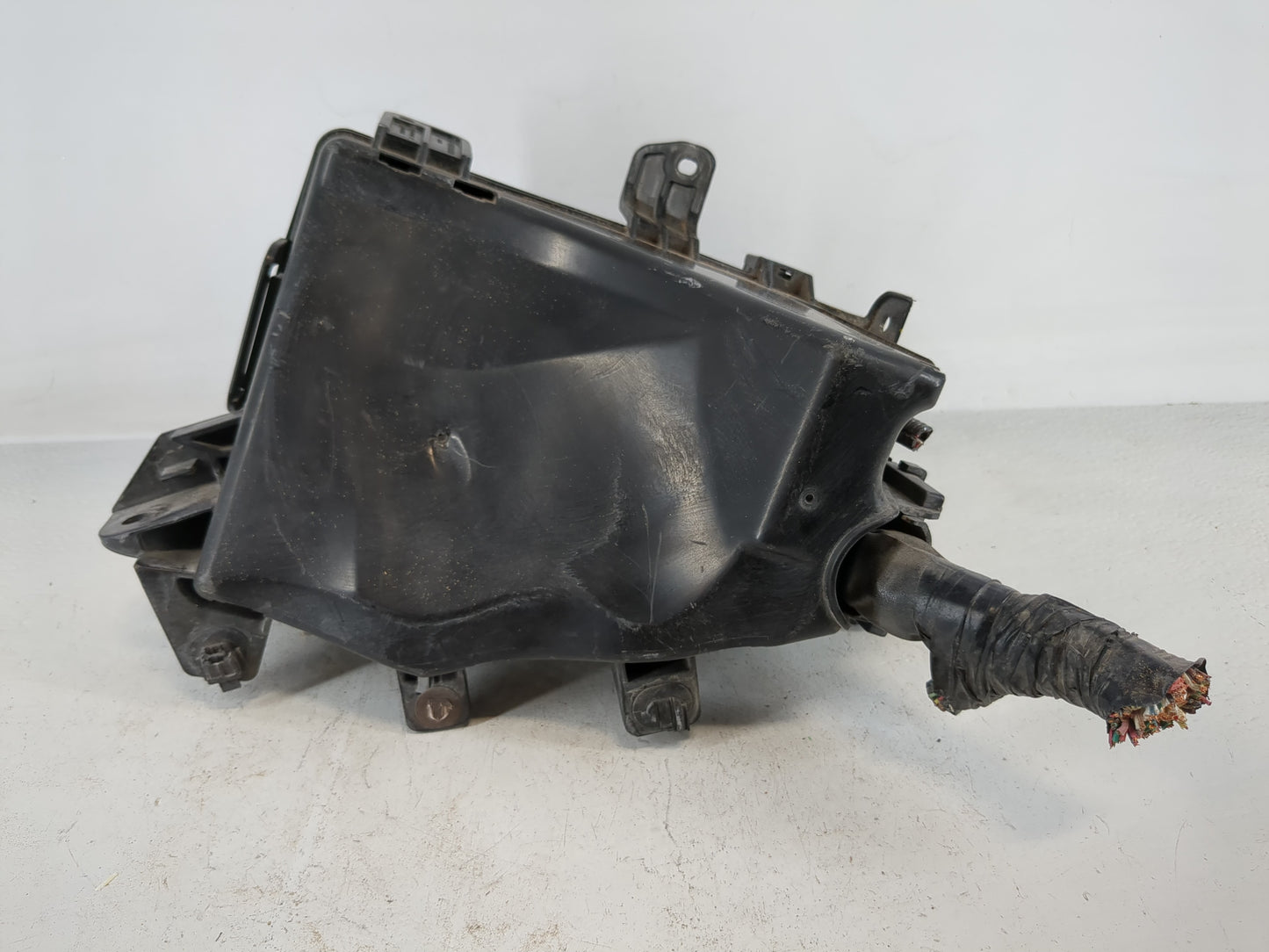 2018 Subaru Legacy Fusebox Fuse Box Panel Relay Module P/N:MB504302B Fits OEM Used Auto Parts - Oemusedautoparts1.com