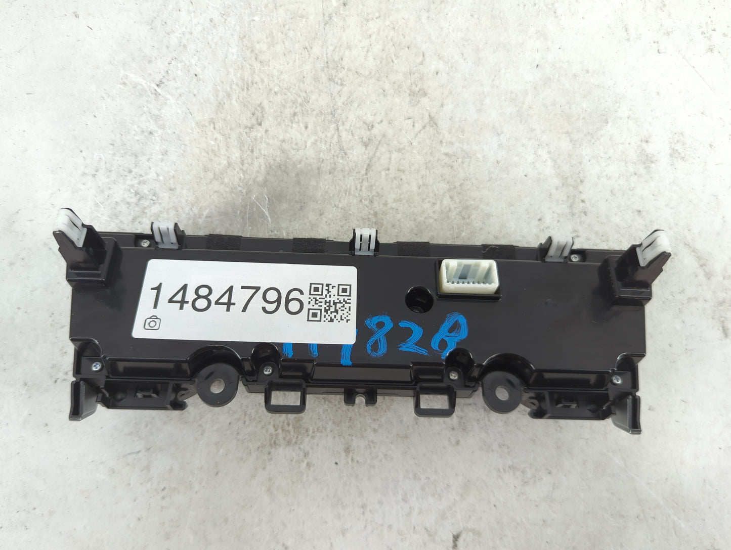 2018-2019 Subaru Legacy Climate Control Module Temperature AC/Heater Replacement Fits Fits 2018 2019 OEM Used Auto Parts - O
