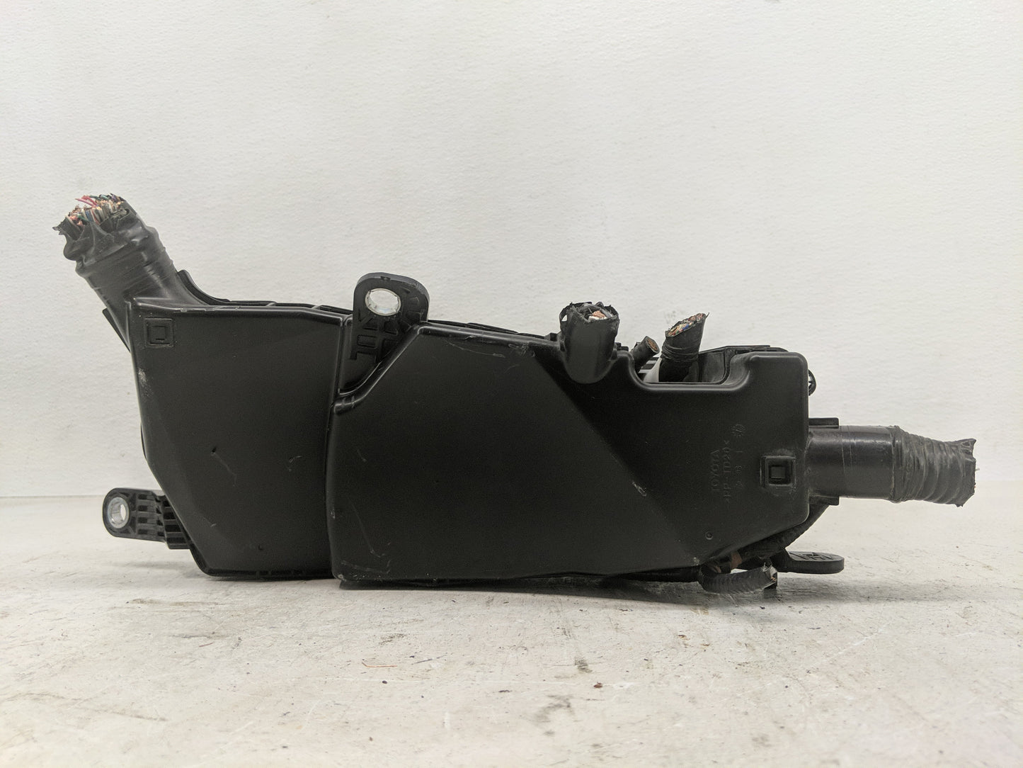 2018-2022 Toyota Camry Fusebox Fuse Box Panel Relay Module P/N:82662-06731 82620-33130 Fits Fits 2018 2019 2020 2021 2022 OE