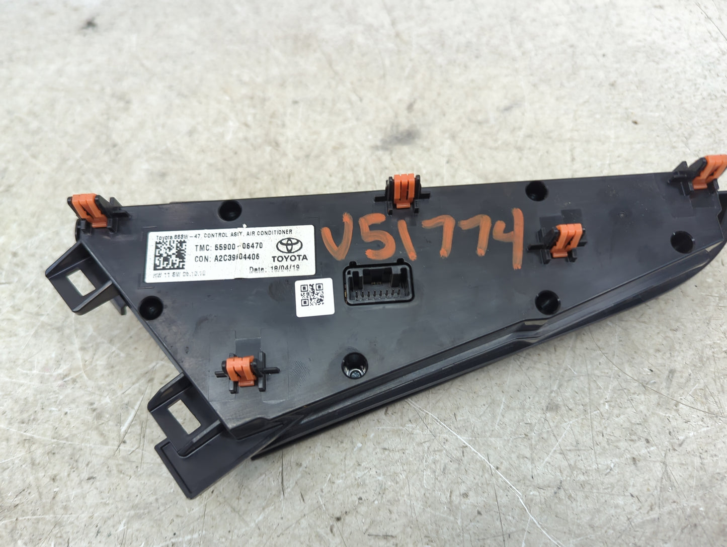 2018-2022 Toyota Camry Climate Control Module Temperature AC/Heater Replacement P/N:A2C39602203MEX 55900-06470 Fits OEM Used