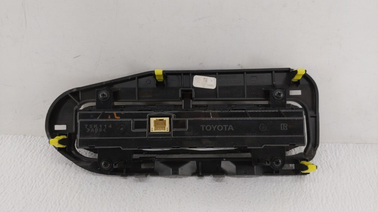 2017-2019 Toyota Corolla Climate Control Module Temperature AC/Heater Replacement P/N:55900-02A30 55468-02060 Fits OEM Used