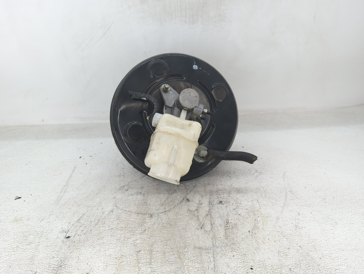 2013-2018 Toyota Rav4 Power Brake Booster Oem - Oemusedautoparts1.com