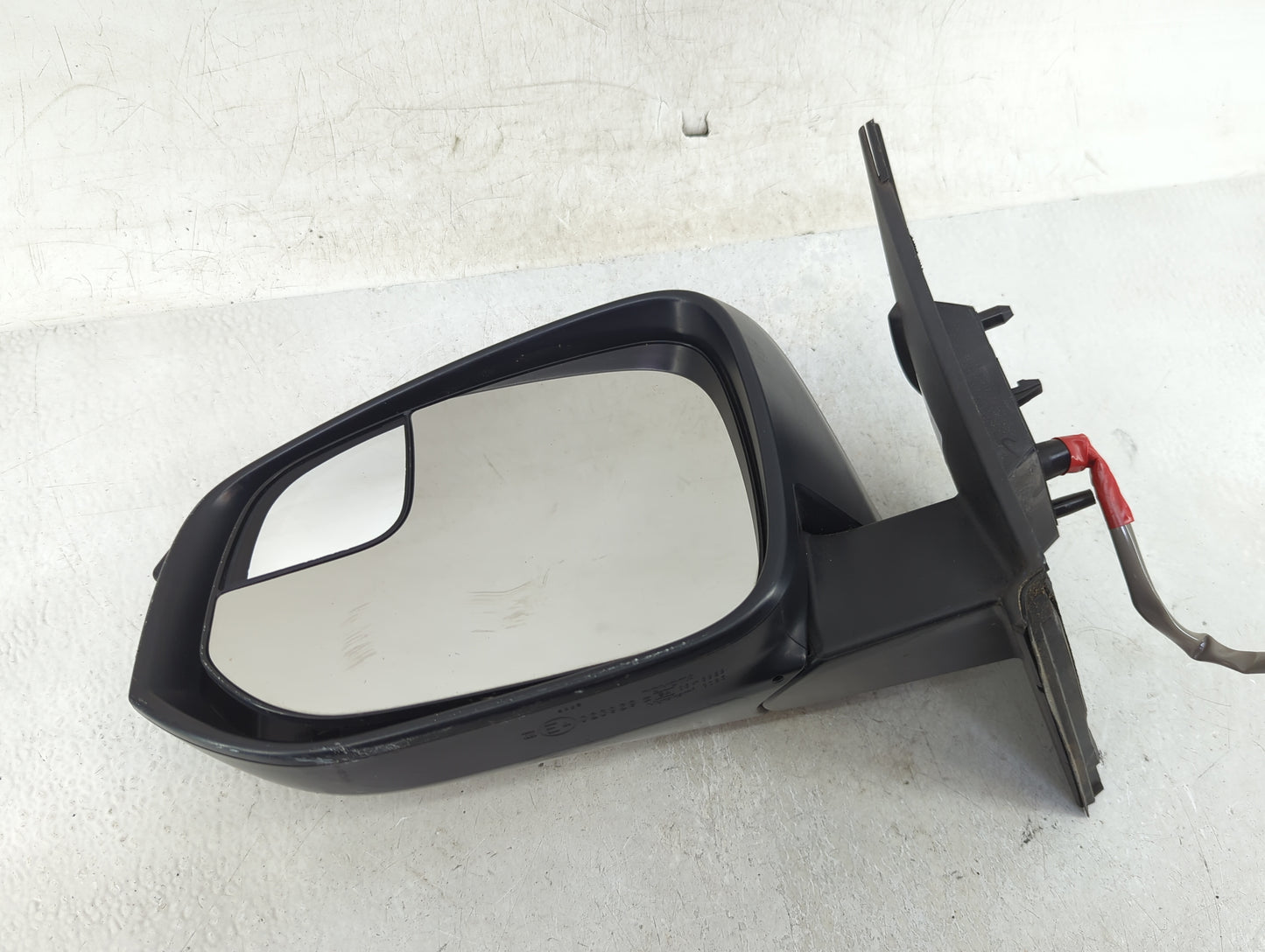 2018 Toyota Rav4 Driver Side View Mirror - Left Door Mirror OEM Used - Oemusedautoparts1.com
