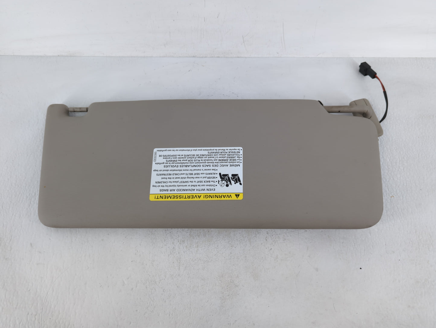2020-2022 Volkswagen Atlas Sun Visor Shade Replacement Driver Left Mirror Fits Fits 2020 2021 2022 OEM Used Auto Parts - Oem