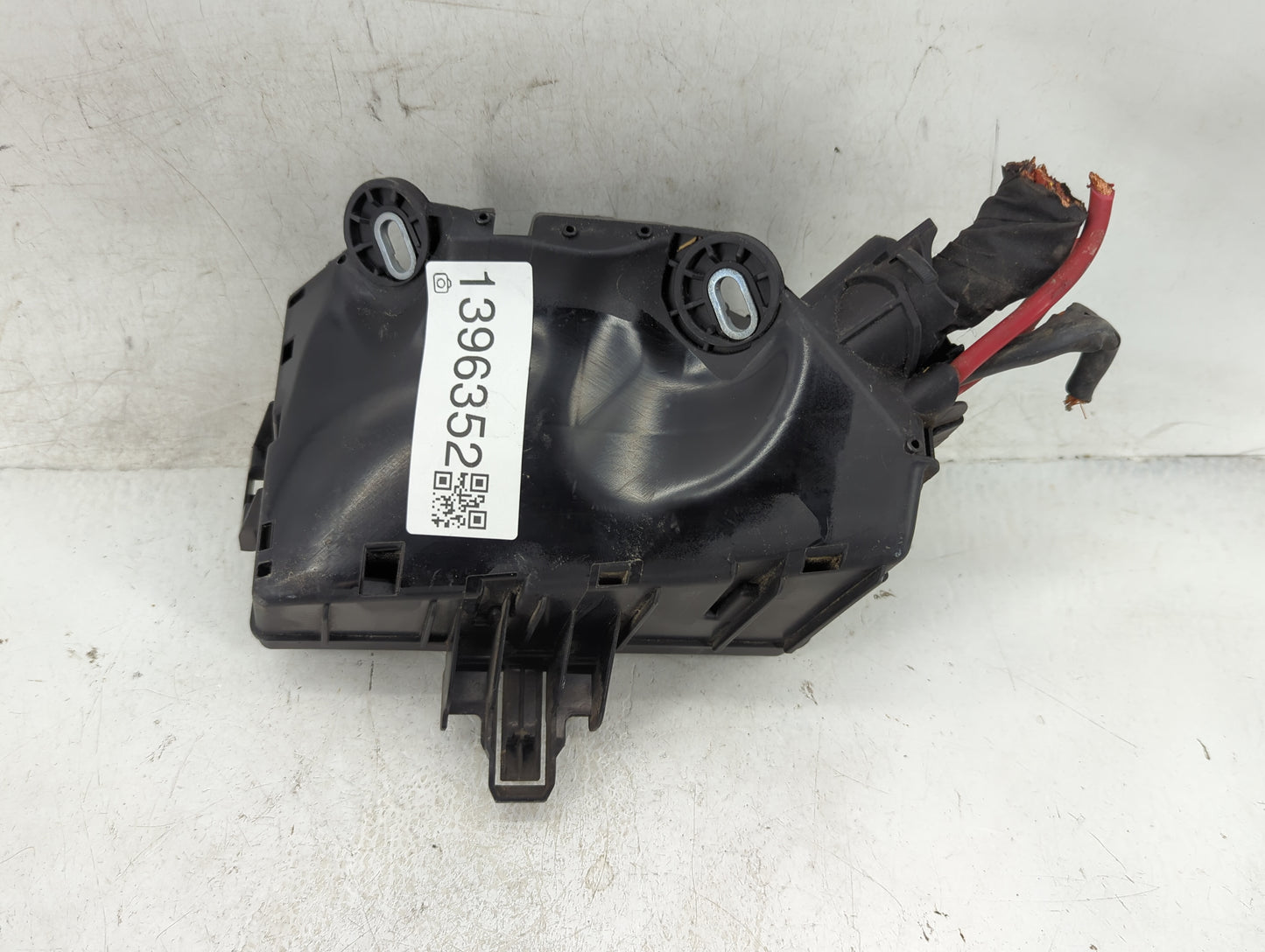 2015-2019 Volkswagen Golf Fusebox Fuse Box Panel Relay Module P/N:5Q0.907.361.D Fits Fits 2015 2016 2017 2018 2019 2020 2021