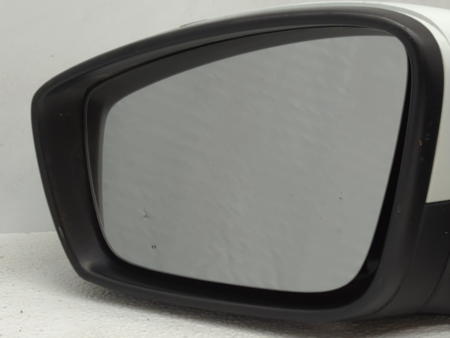 2015-2018 Volkswagen Jetta Driver Side View Mirror - Left Door Mirror OEM Used - Oemusedautoparts1.com