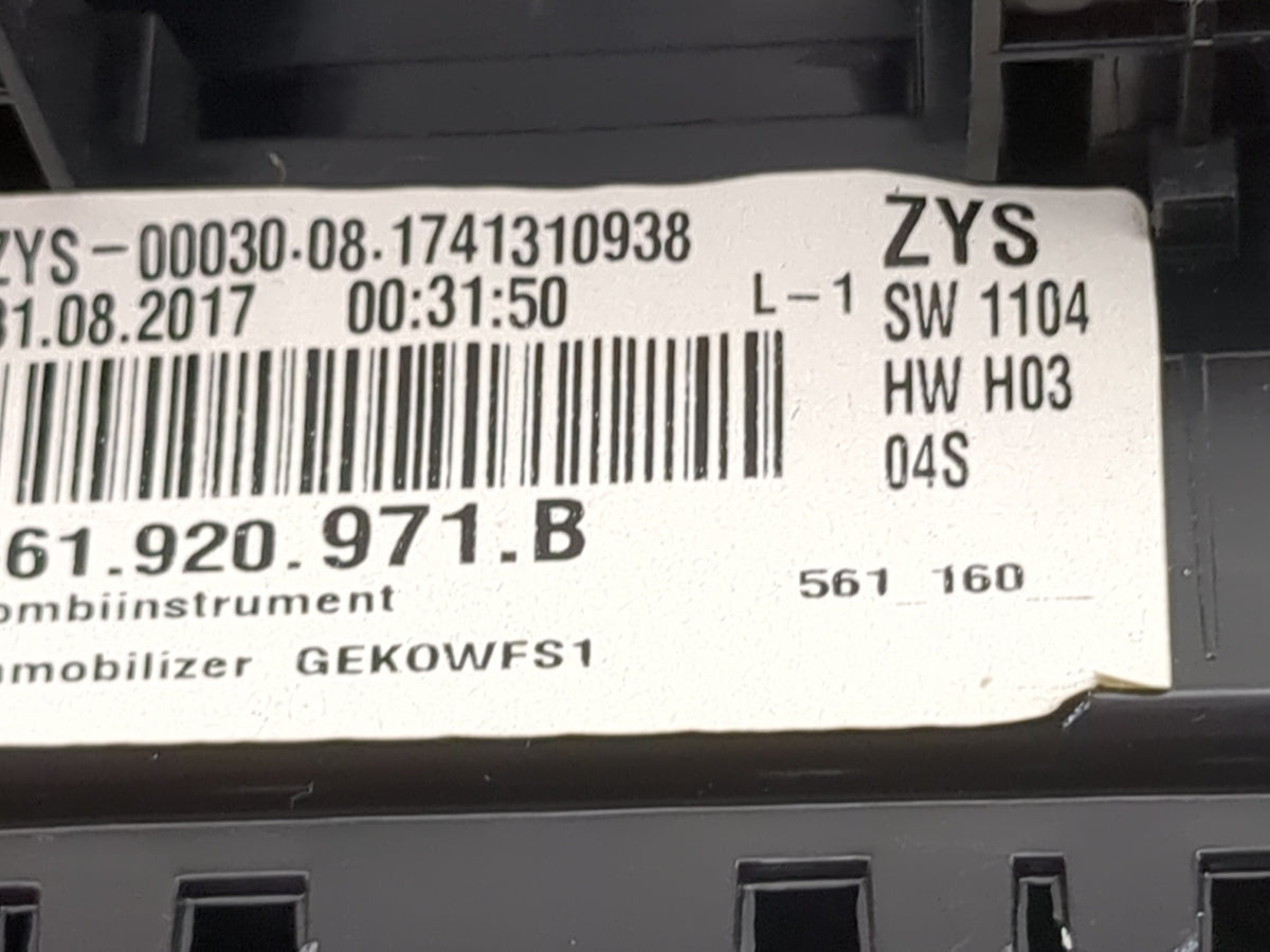 2015-2019 Volkswagen Passat Instrument Cluster Speedometer Gauges P/N:561920971B Miles:67K Fits Fits 2015 2016 2017 2018 201