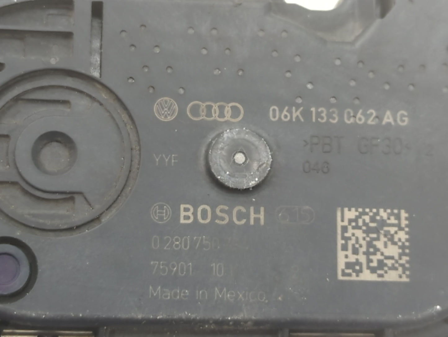 2018-2022 Volkswagen Tiguan Throttle Body P/N:06K 133 062 AG Fits Fits 2018 2019 2020 2021 2022 OEM Used Auto Parts - Oemuse