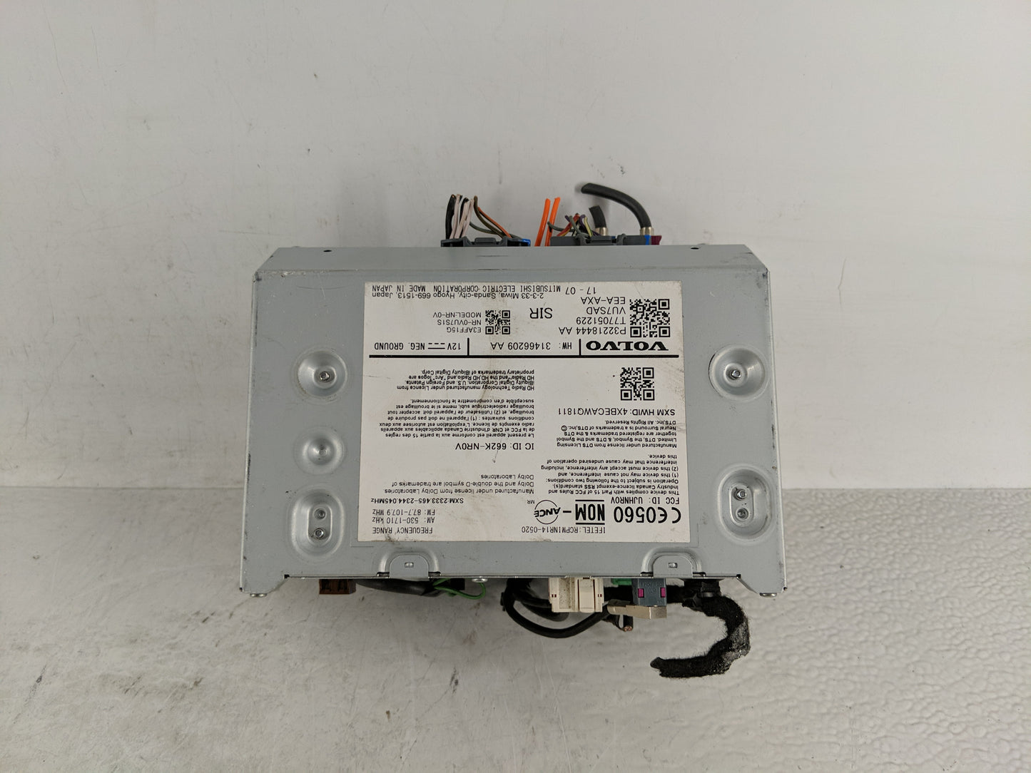 2018 Volvo S90 Radio AM FM Cd Player Receiver Replacement P/N:32218444 Fits OEM Used Auto Parts - Oemusedautoparts1.com