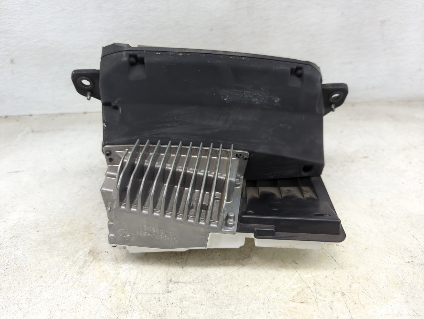 2019-2021 Bmw 330i Information Display Screen - Oemusedautoparts1.com