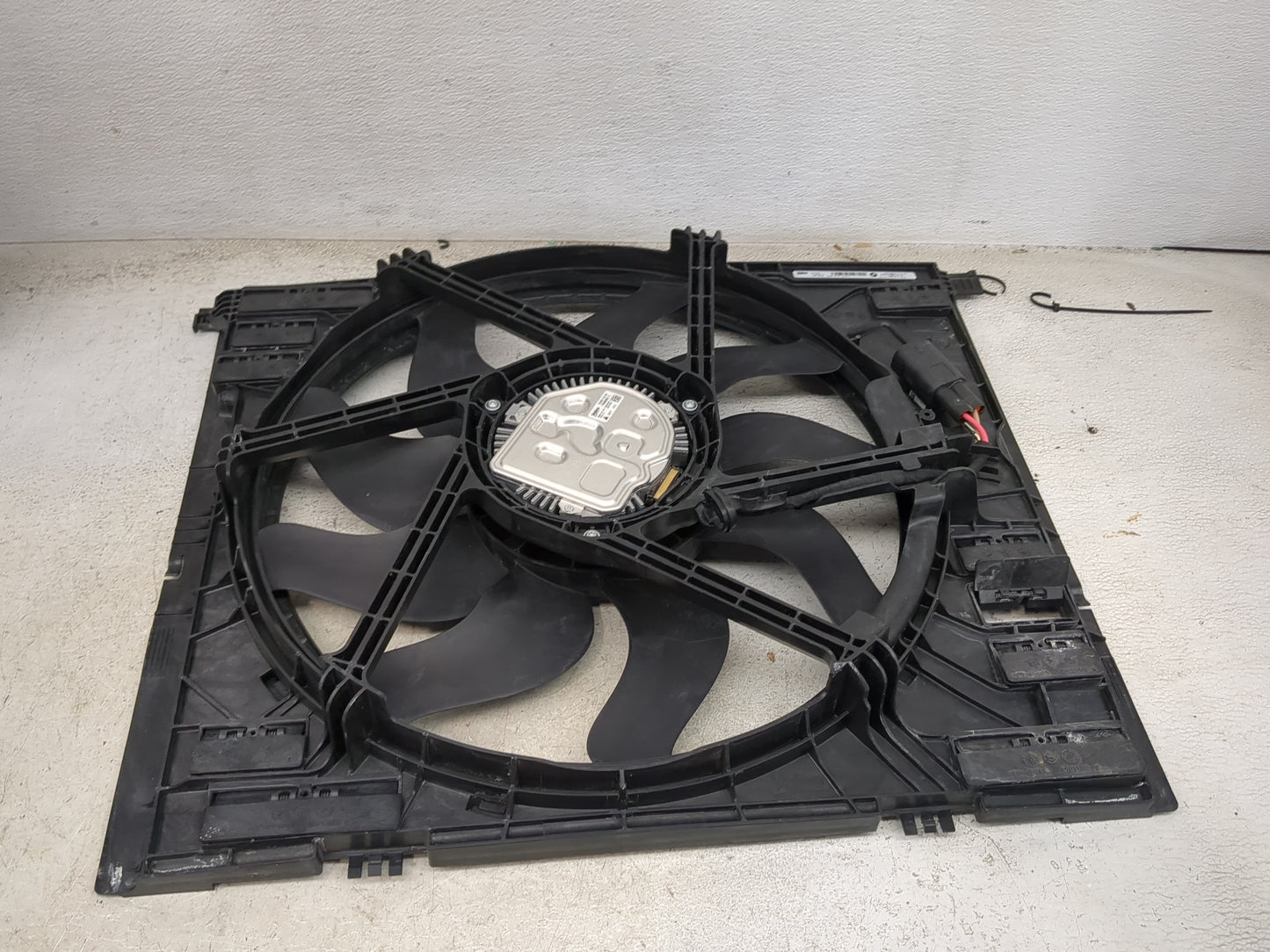 2019-2020 Bmw 330i Electric Radiator Cooling Fan Motor Assembly 1460794 - Oemusedautoparts1.com