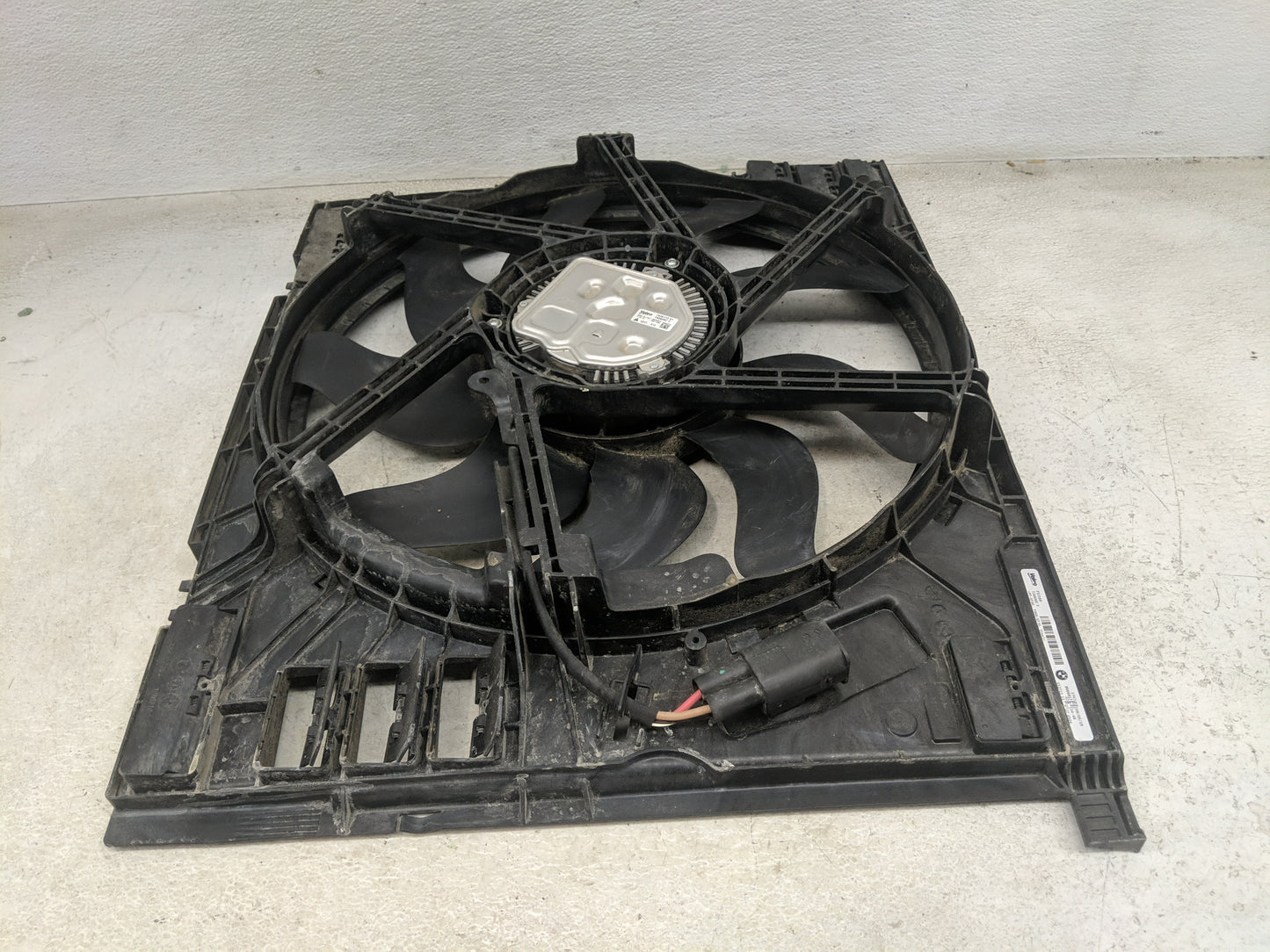 2019-2020 Bmw 330i Electric Radiator Cooling Fan Motor Assembly 1461167 - Oemusedautoparts1.com