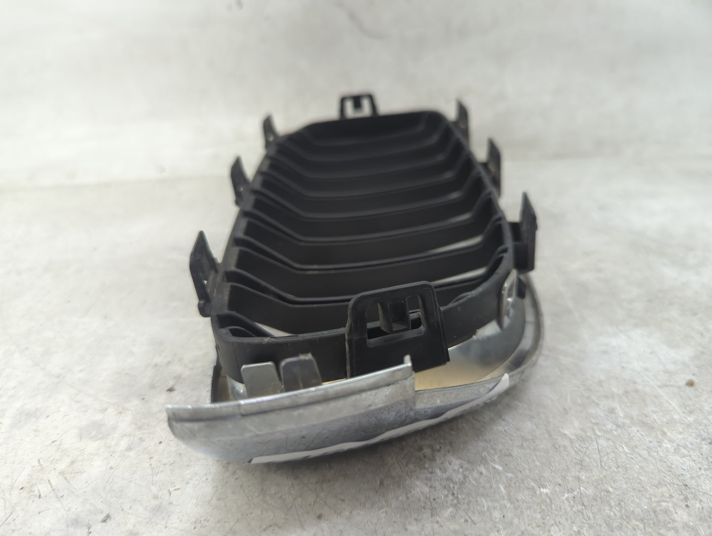 2017-2020 Bmw 440i Front Grille Bumper Not Included - Oemusedautoparts1.com