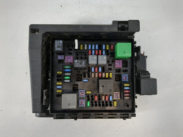 2019-2020 Buick Enclave Fusebox Fuse Box Panel Relay Module P/N:84303340 Fits Fits 2019 2020 2021 2022 OEM Used Auto Parts