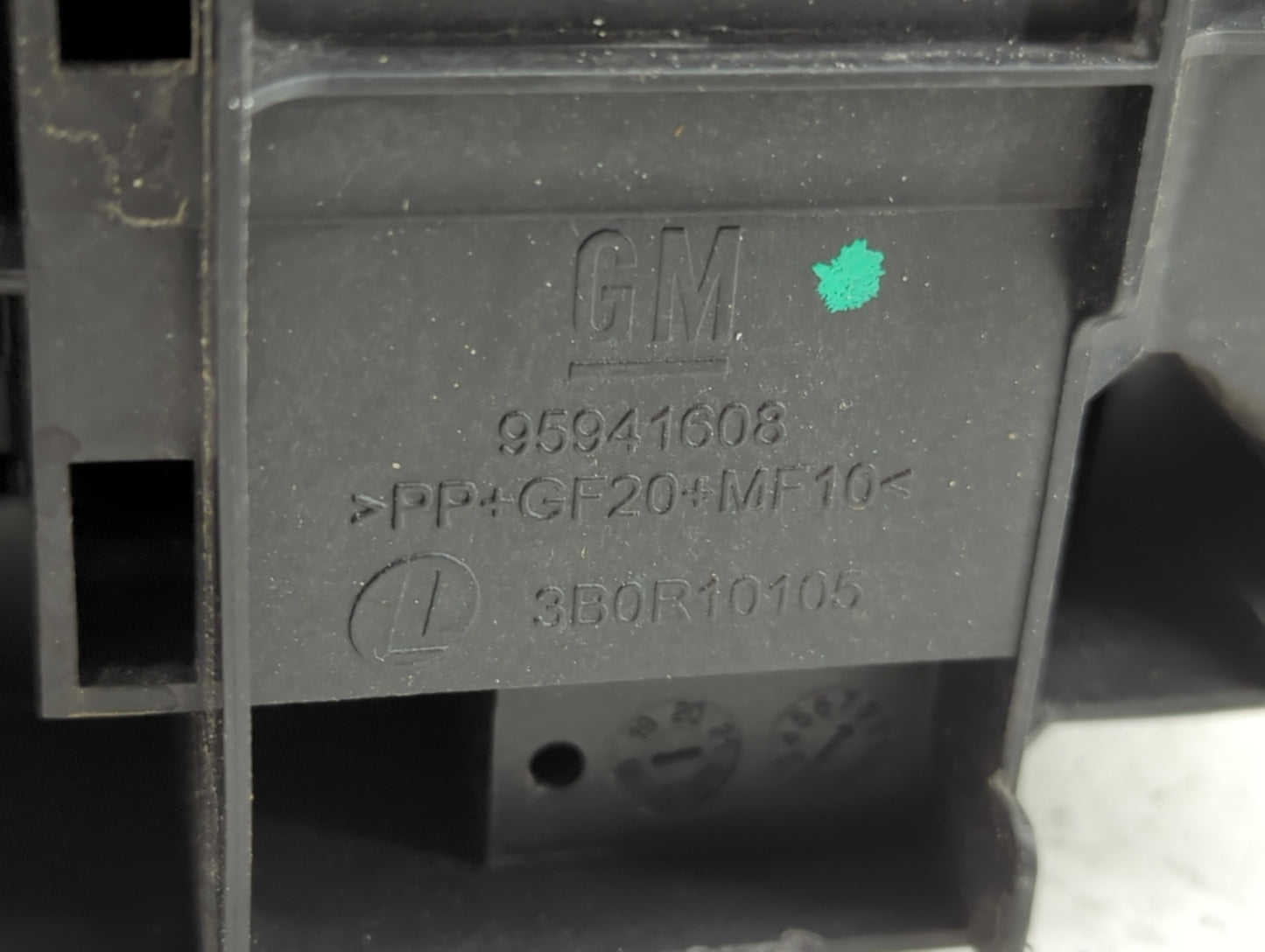 2018-2020 Buick Encore Fusebox Fuse Box Panel Relay Module P/N:95941608 Fits Fits 2018 2019 2020 OEM Used Auto Parts - Oemus