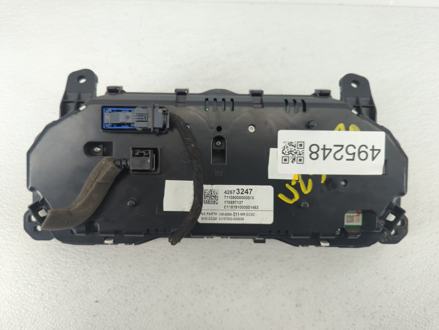 2019-2021 Buick Encore Instrument Cluster Speedometer Gauges P/N:42687899 42673247 Fits Fits 2019 2020 2021 OEM Used Auto Pa