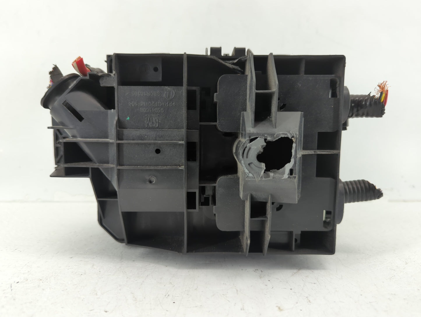 2018-2020 Buick Encore Fusebox Fuse Box Panel Relay Module P/N:42624875 Fits Fits 2018 2019 2020 OEM Used Auto Parts - Oemus