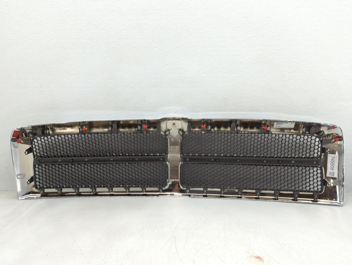 2017-2019 Buick Lacrosse Front Grille Bumper Not Included - Oemusedautoparts1.com
