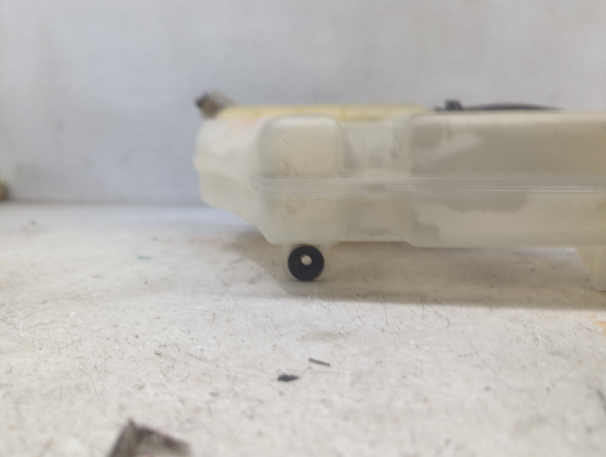 2014-2019 Cadillac Cts Radiator Coolant Overflow Expansion Tank Bottle 1499481 - Oemusedautoparts1.com